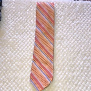 Orange tie